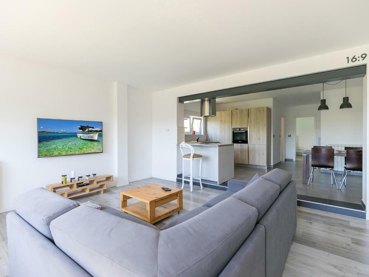 Oliver Art Apartment Porec Exterior photo